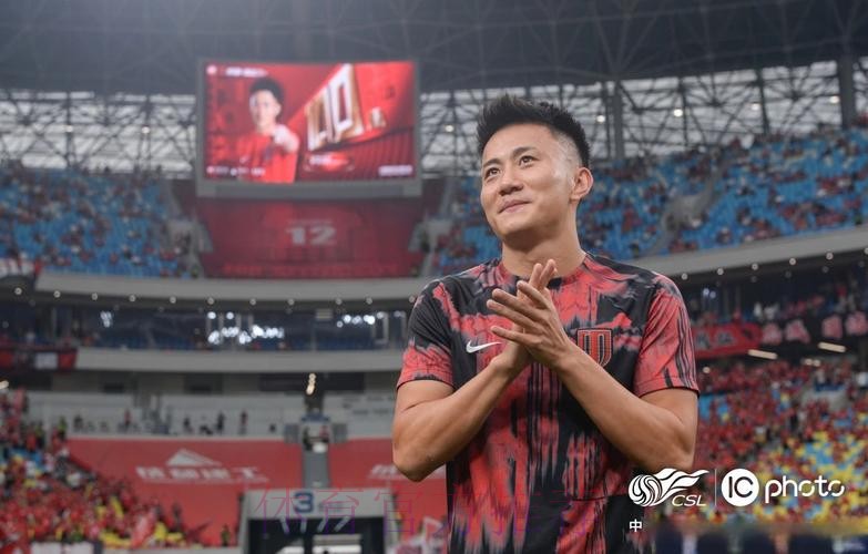 ”挑战2018，胜利2018！“成都足球有你真好